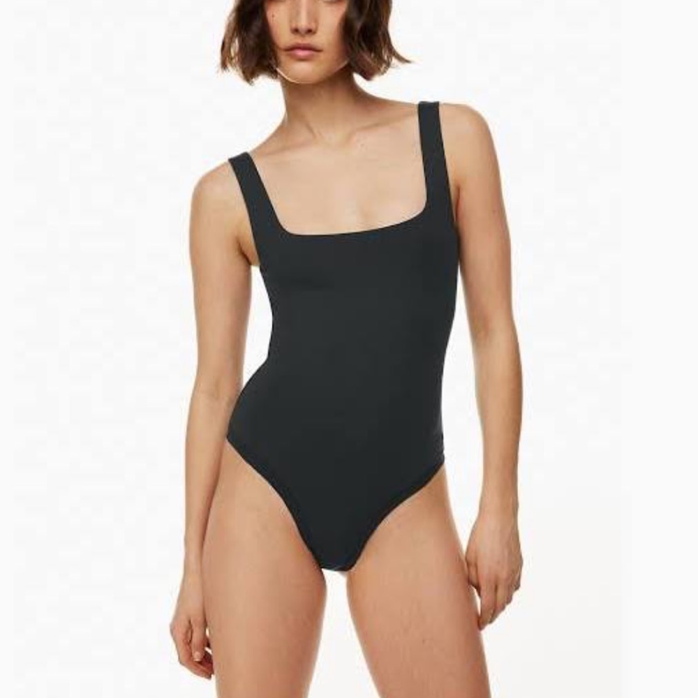 ARITZIA- BABTON ARITZIA BLACK BODYSUIT